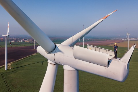 Bei der DGUV V3 Anlagenprüfung von Windenergieanlagen ist Arbeitssicherheit besonders wichtig